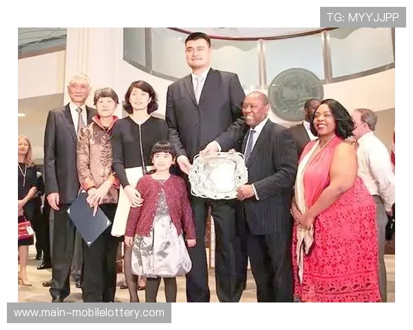 姚明球衣退役仪式全程回顾致敬篮球传奇背后的故事与情感